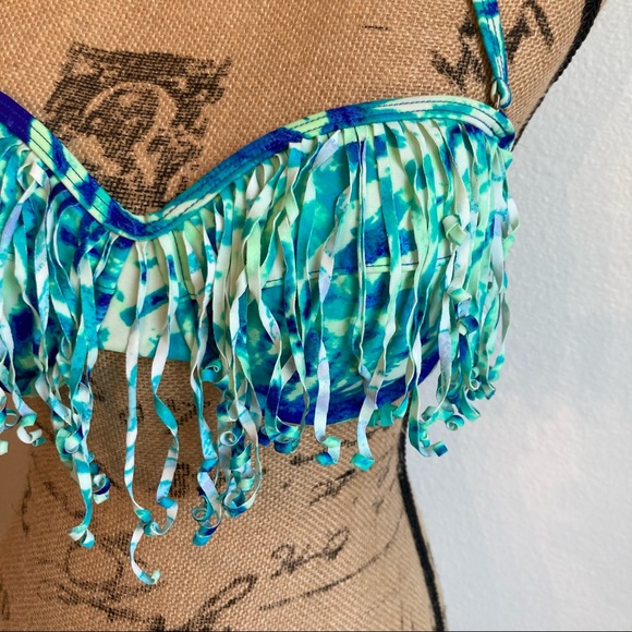 Xhilaration underwire bathing suit top - Picture 2 of 12